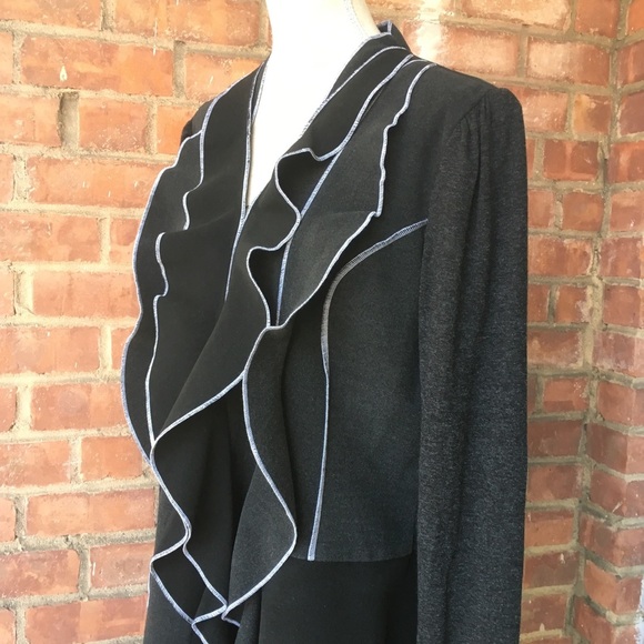 NWT European Designer Light Overcoat - Size XL - Picture 4 of 7